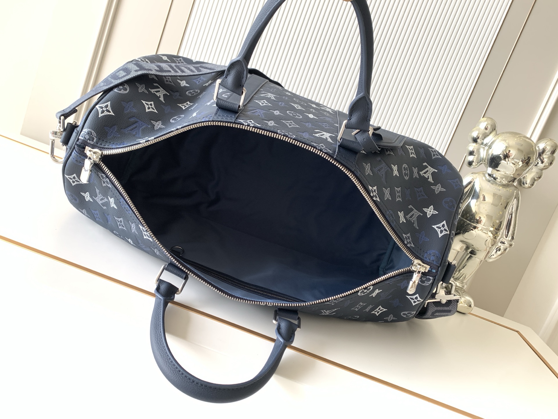 Louis Vuitton Keepall Bandoulière 50 Travel Bag - Image 8