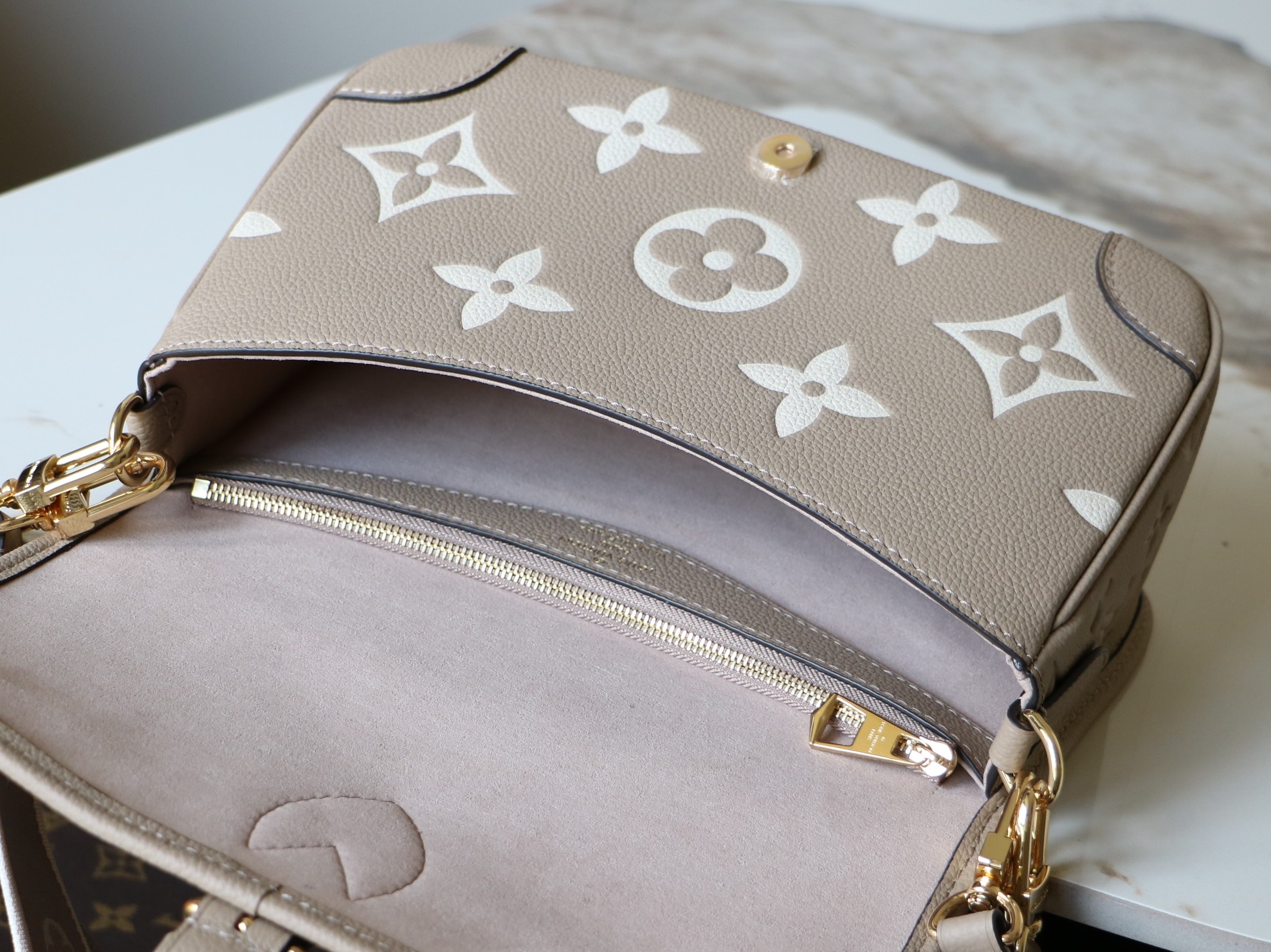 Louis Vuitton Diane Handbag in Monogram Empreinte Embossed Leather - Image 8