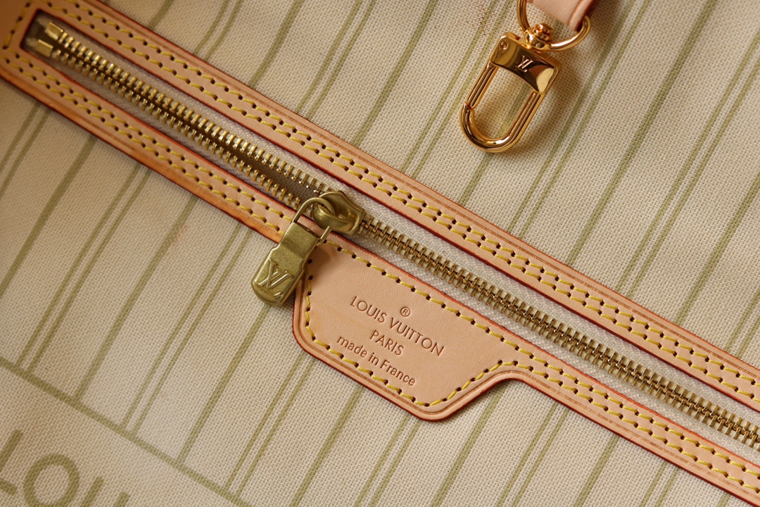 Louis Vuitton Neverfull MM Monogram Canvas Tote Bag - Image 8