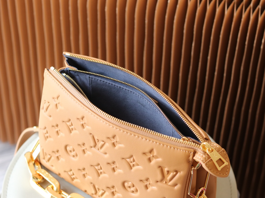 Louis Vuitton Coussin BB Lambskin Handbag - Image 8