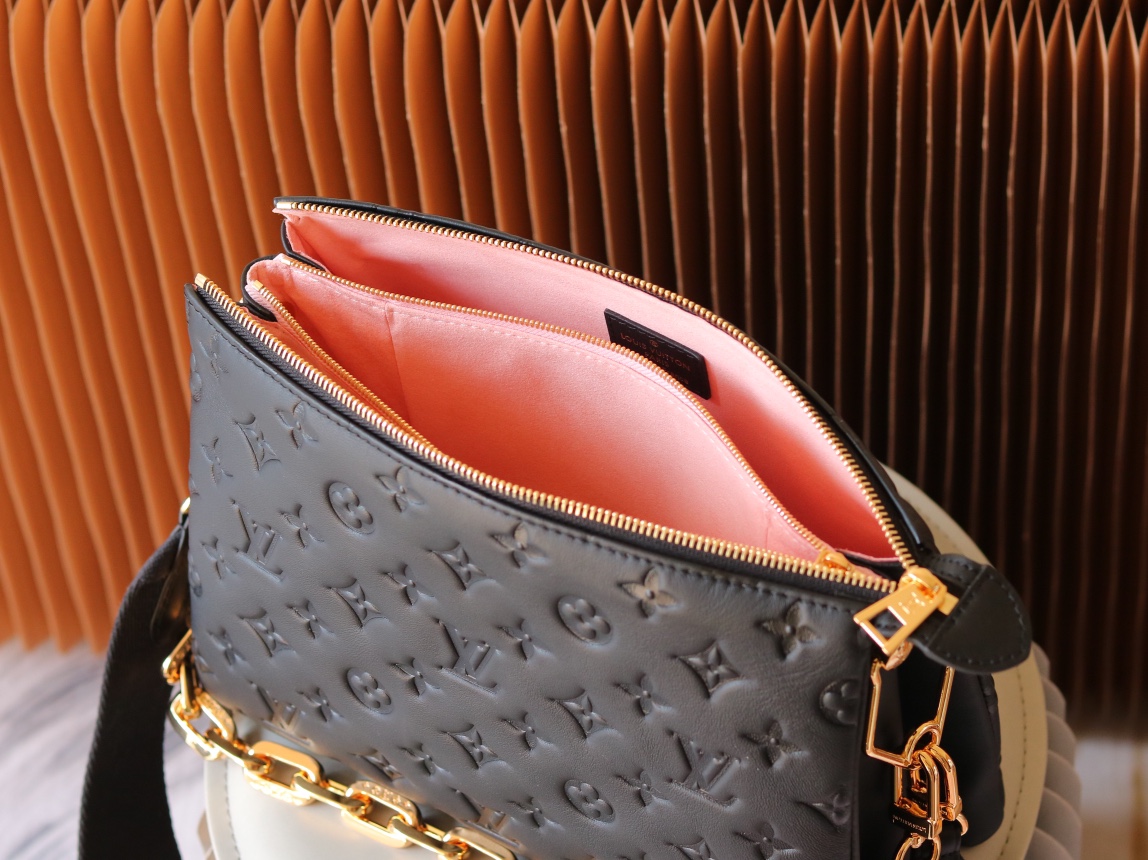 Louis Vuitton Coussin Small Handbag M57790 - Black - Image 8