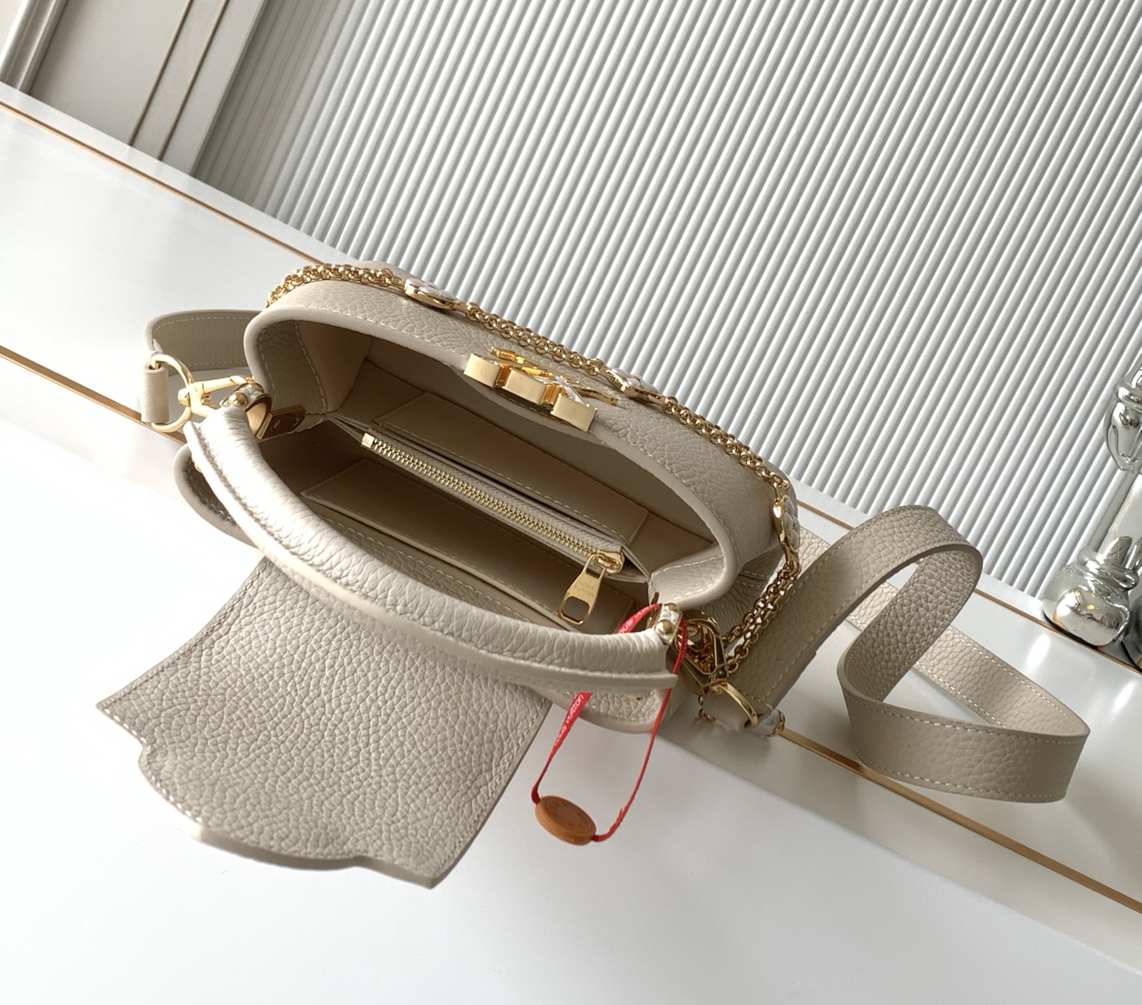 Louis Vuitton Capucines Mini Handbag in Off-White - Image 8