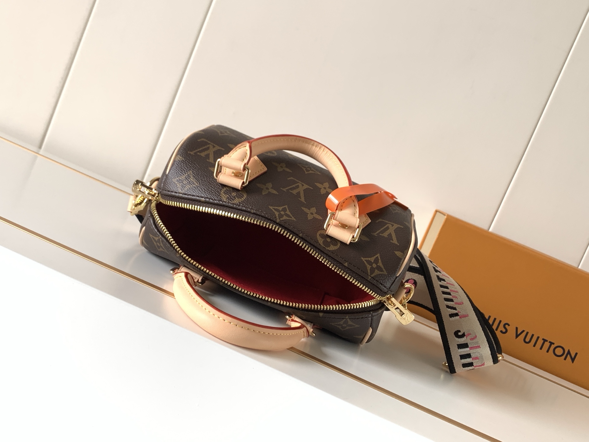 Speedy Bandoulière 20 Monogram Canvas Handbag - Image 8