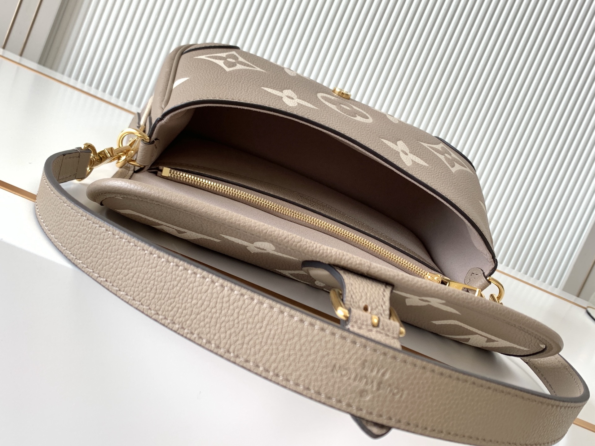 Louis Vuitton Diane Shoulder Bag M46583 in Monogram Empreinte Leather - Image 8