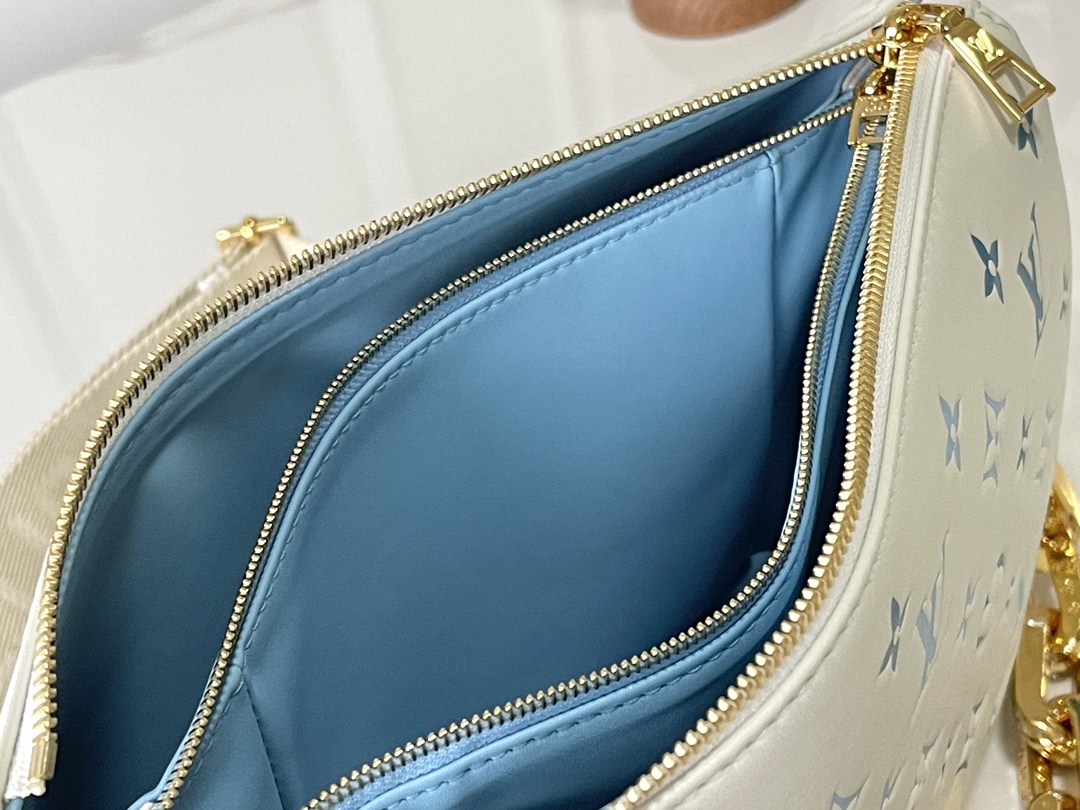 Louis Vuitton Coussin Small Handbag, White and Blue - Image 8