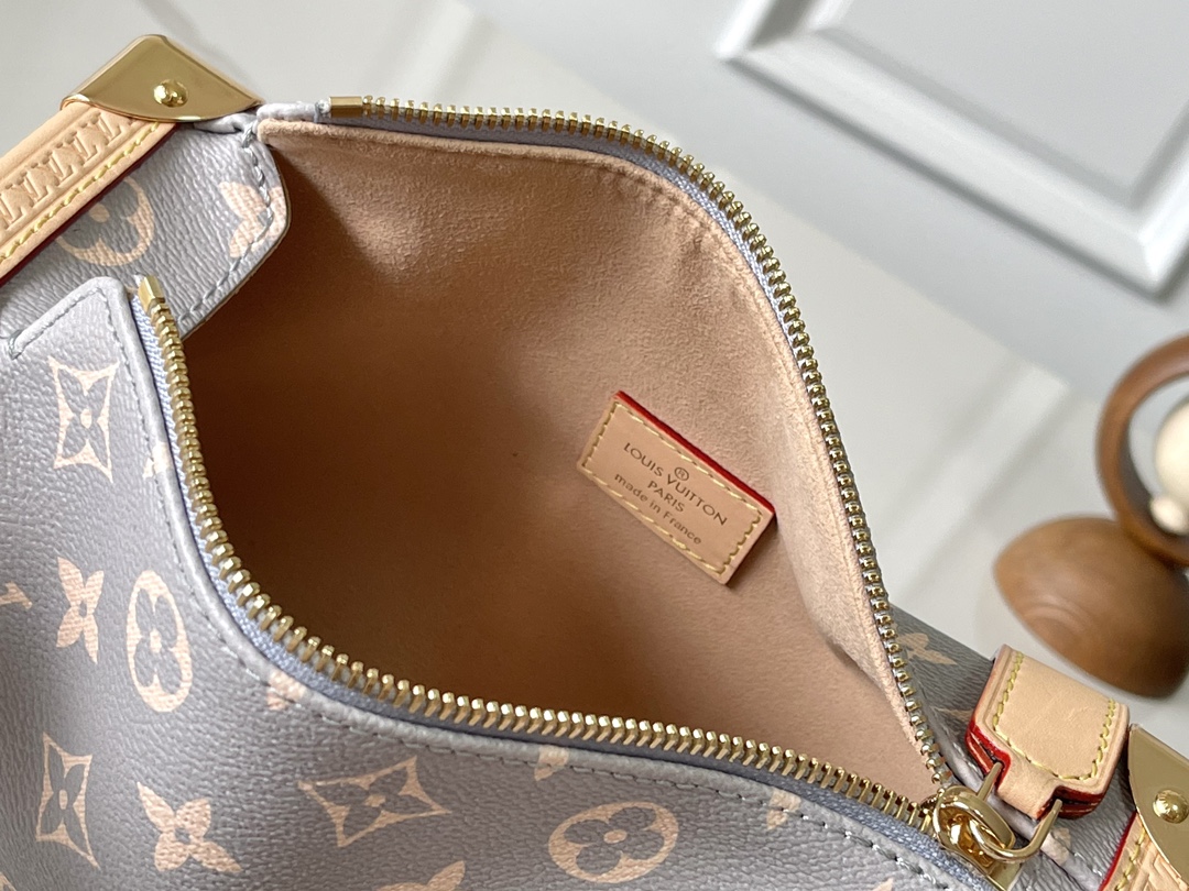 Side Trunk Medium Shoulder Bag M12428 - Image 8