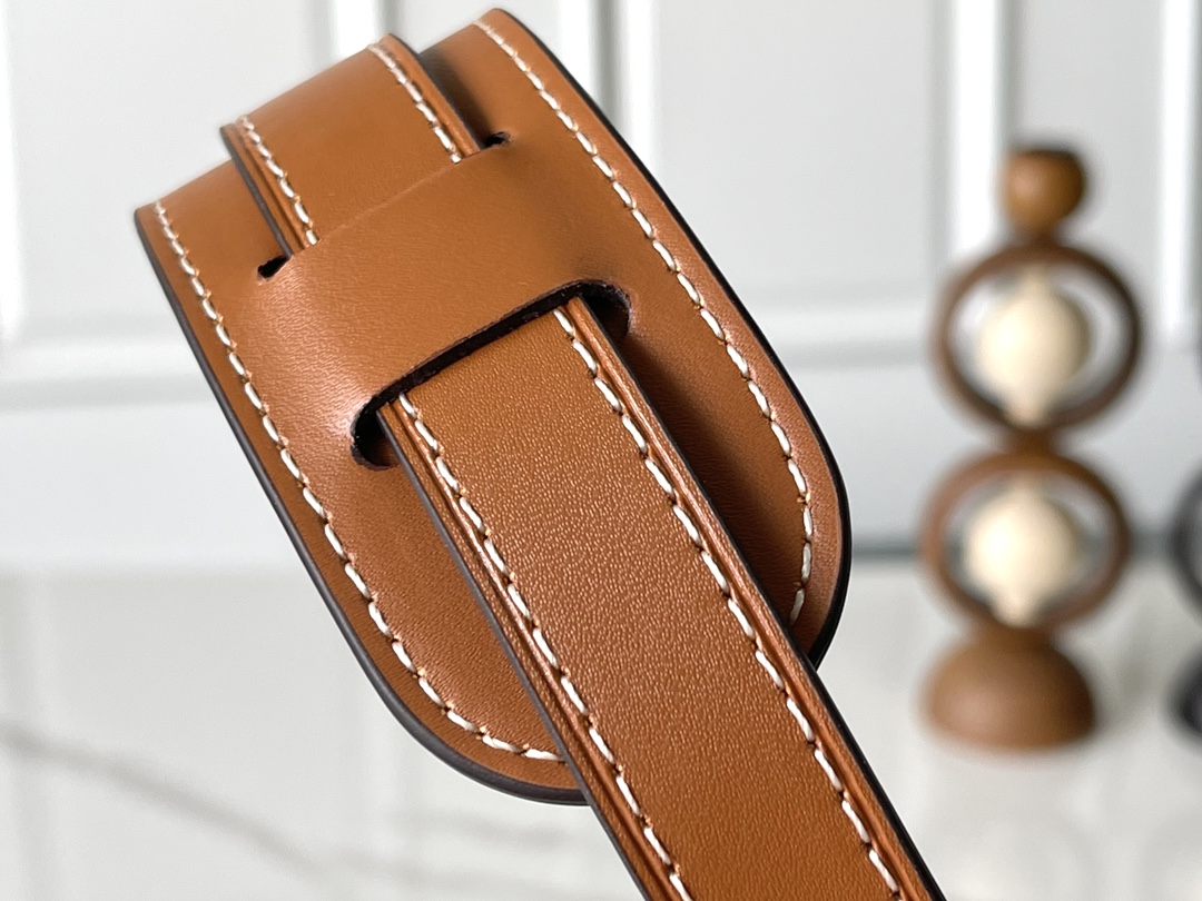 Louis Vuitton Croissant Medium Handbag M24811 - Image 8