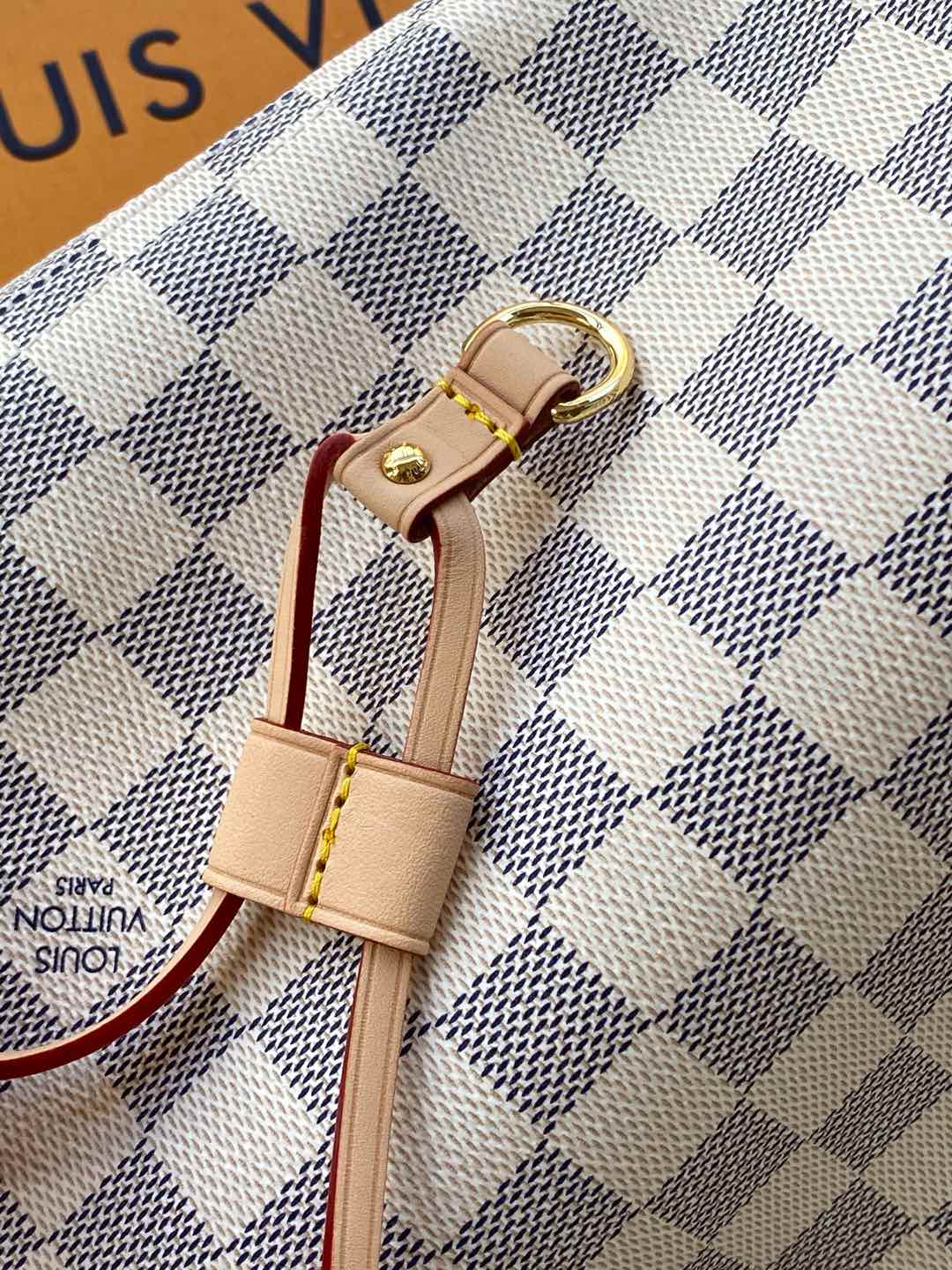 Louis Vuitton Neverfull MM Monogram Canvas Tote Bag with Detachable Pouch - Image 8