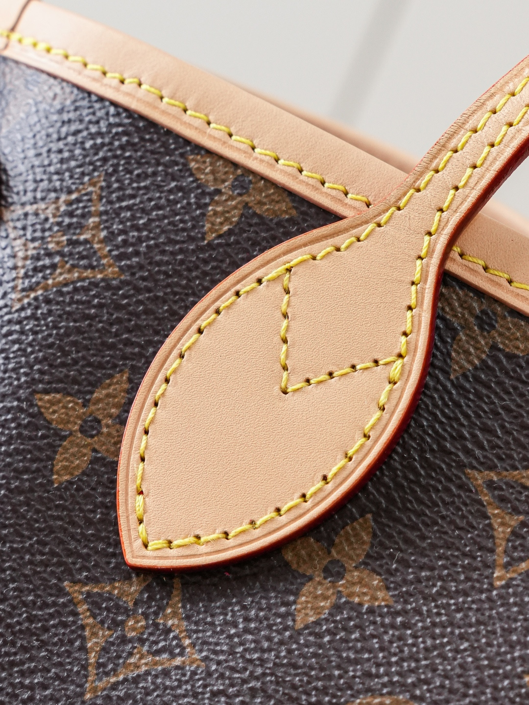 Louis Vuitton Neverfull Small Tote Bag - Image 8