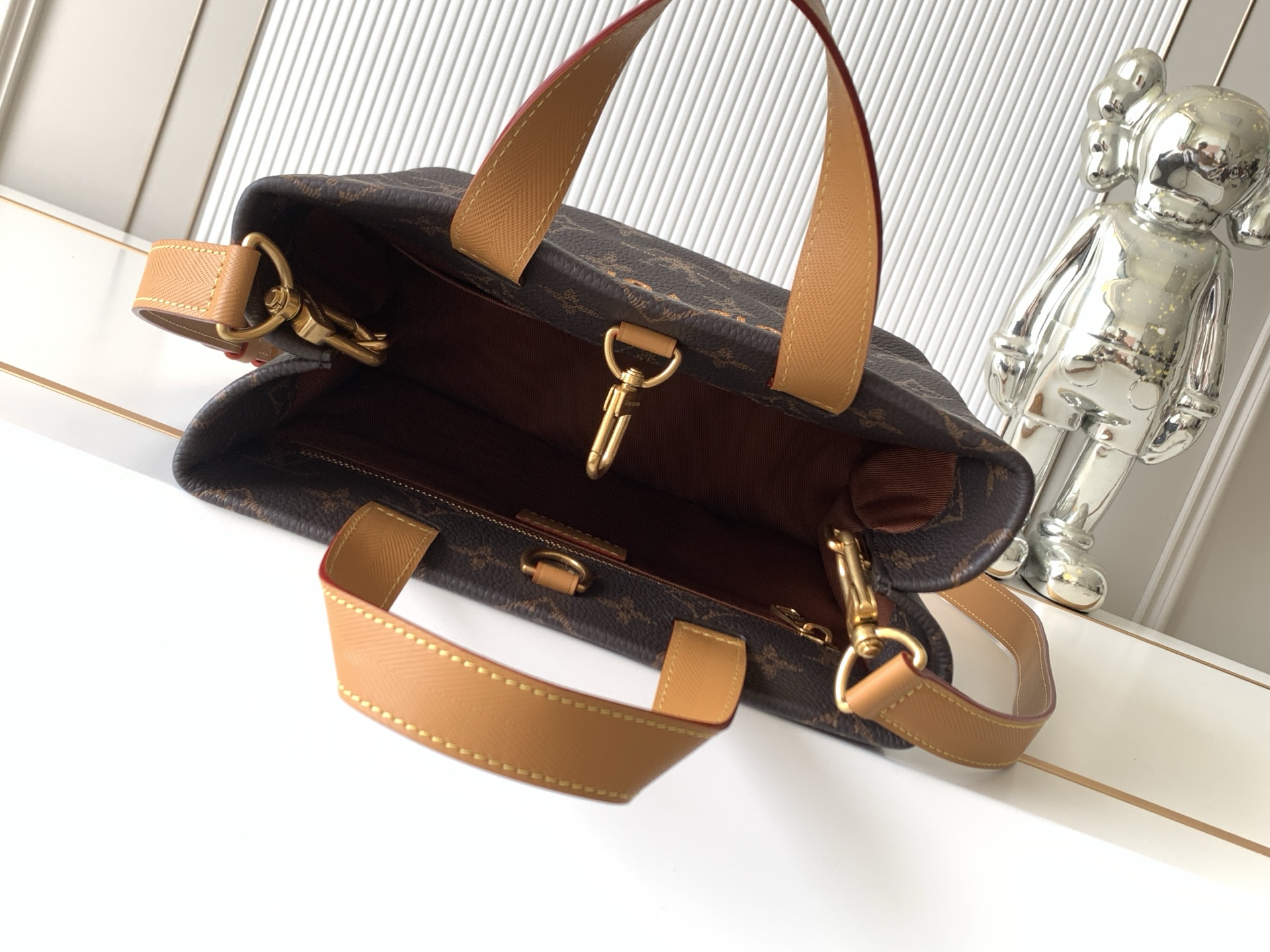 Louis Vuitton M27019 Brown Medium Handbag - Image 8