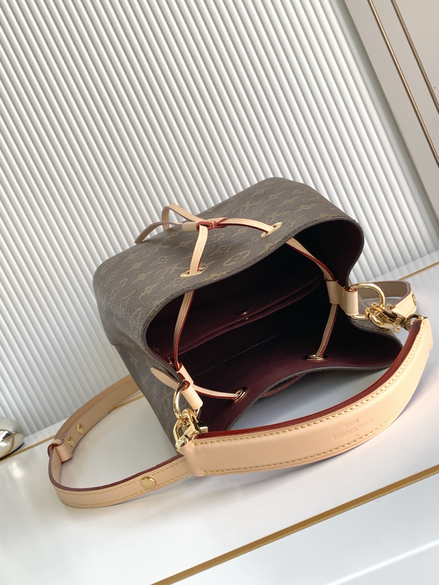 Louis Vuitton NéoNoé BB Mini Bucket Bag in Monogram Canvas - Image 8