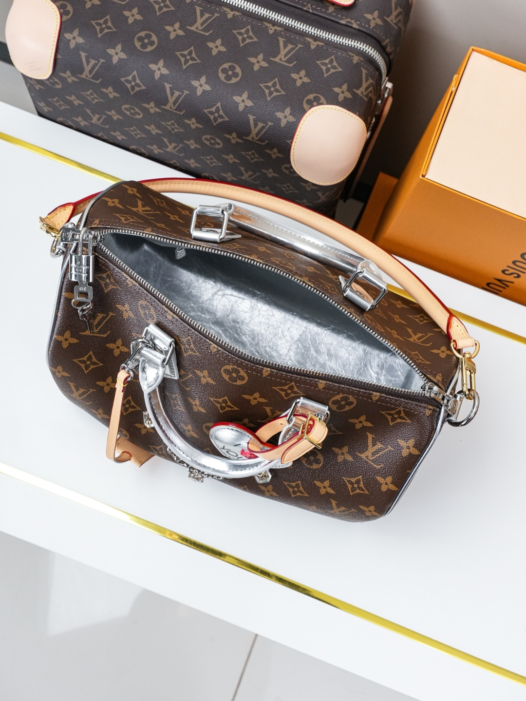 Louis Vuitton Speedy Soft 30 Dark Monogram Handbag - Image 8