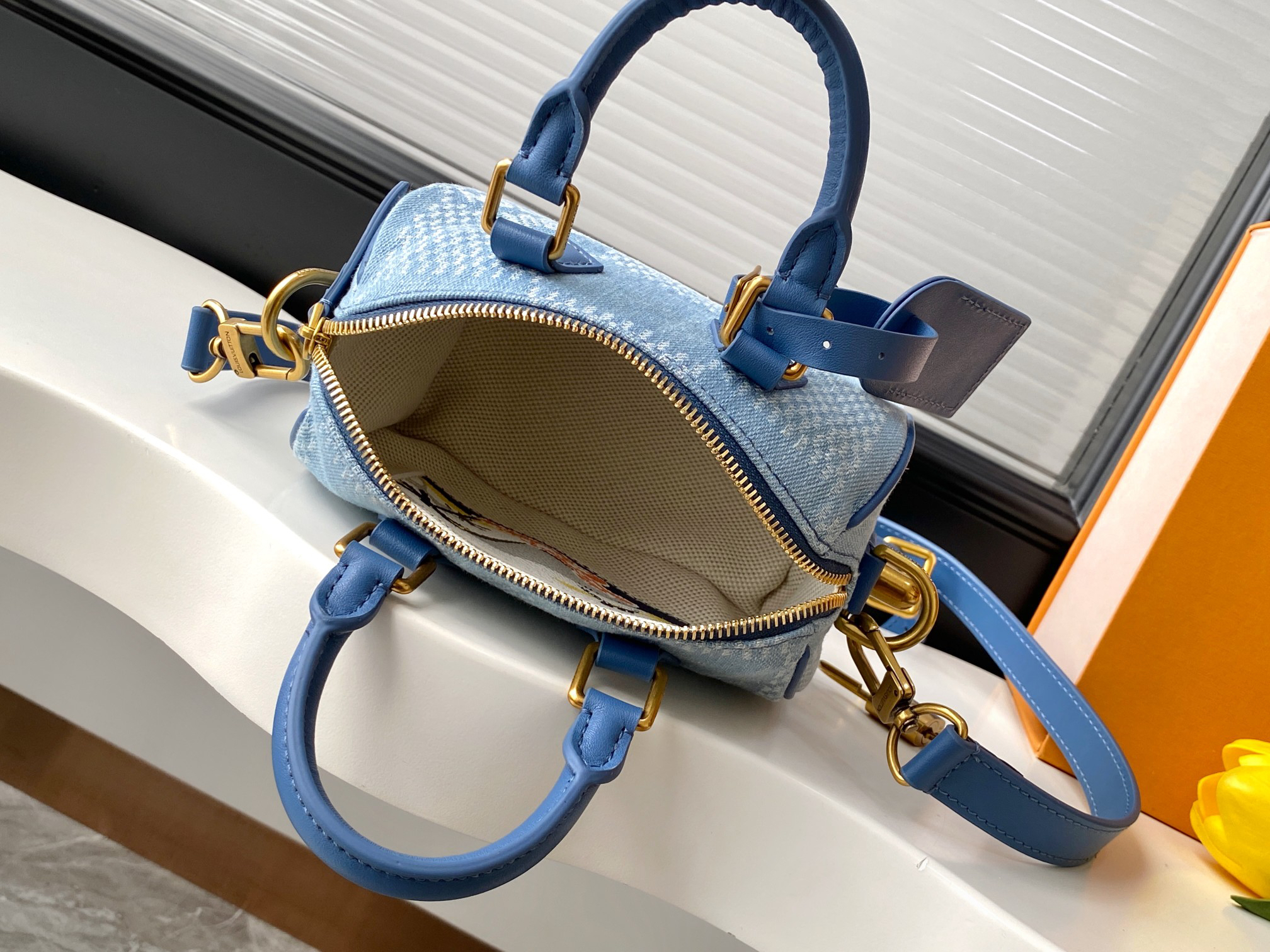 Louis Vuitton Speedy 18 Bandoulière Handbag in Damier Denim - Image 8