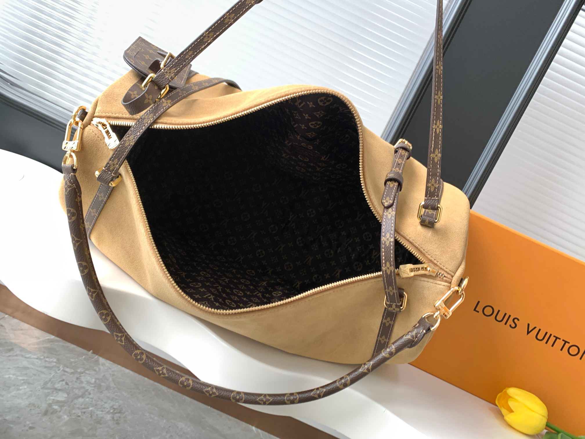 Express Travel Large Travel Bag - Image 8