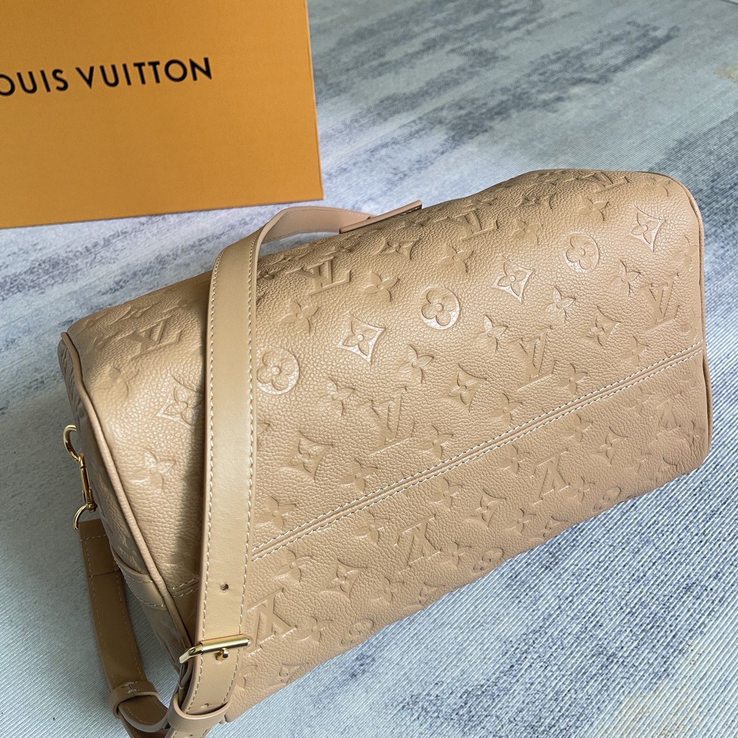 Louis Vuitton Speedy Soft 30 Handbag - Image 8