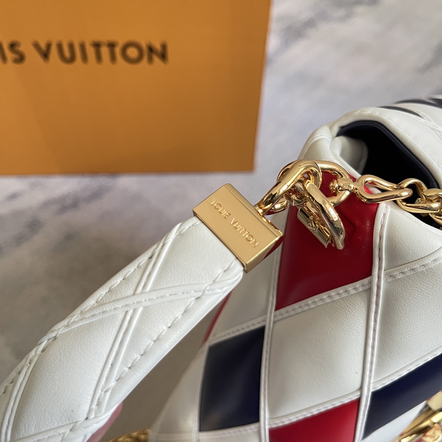 Louis Vuitton GO-14 Medium Handbag - Image 8