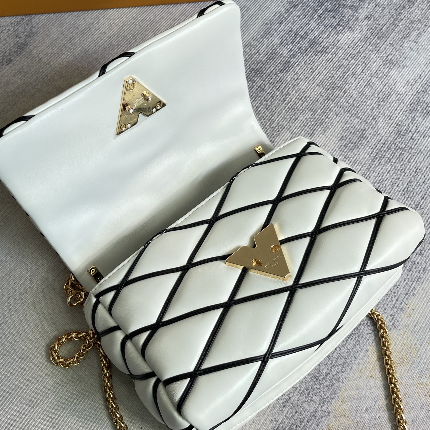 Louis Vuitton GO-14 Medium Handbag - Image 8