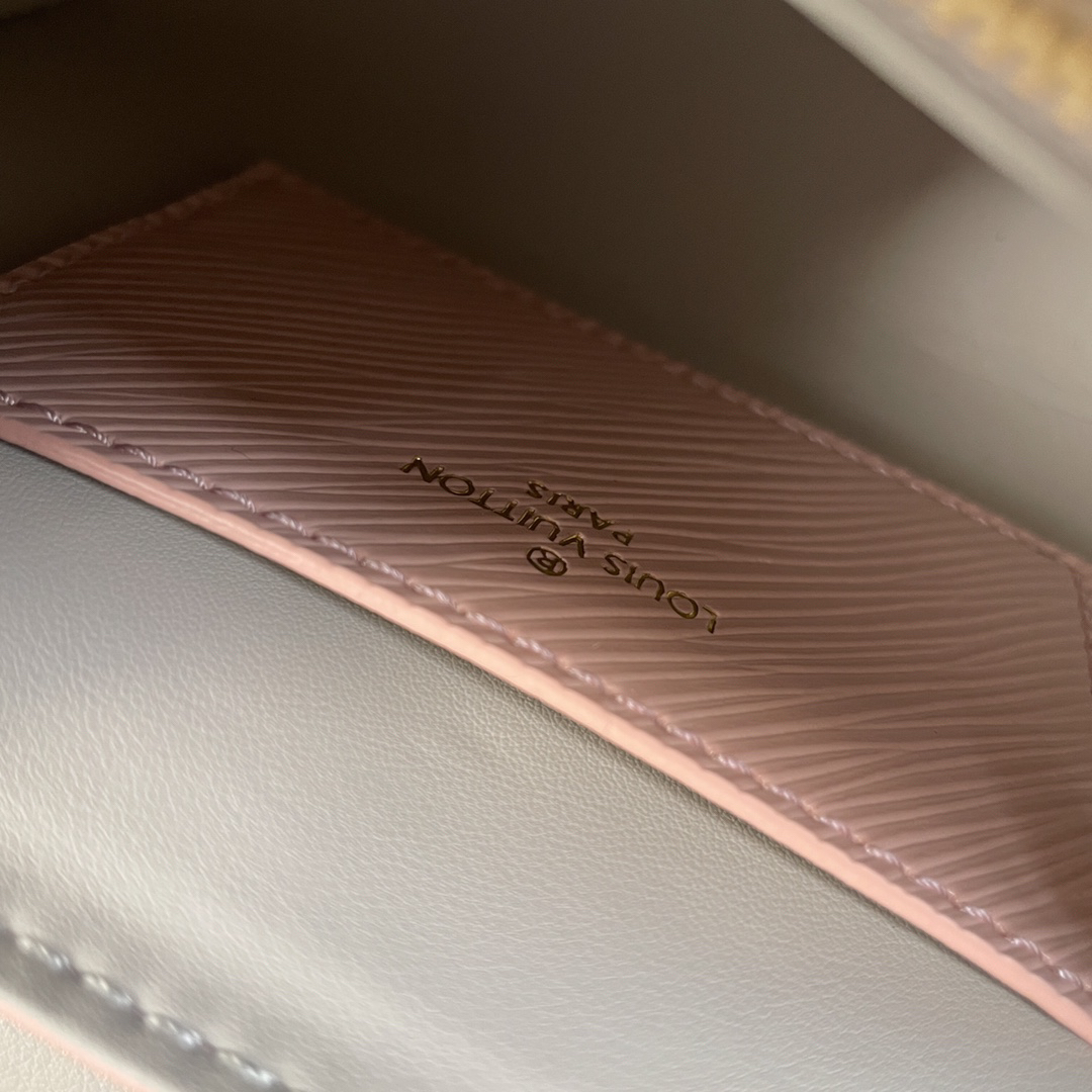 Louis Vuitton Twist Small Epi Leather Crossbody Bag - Image 8
