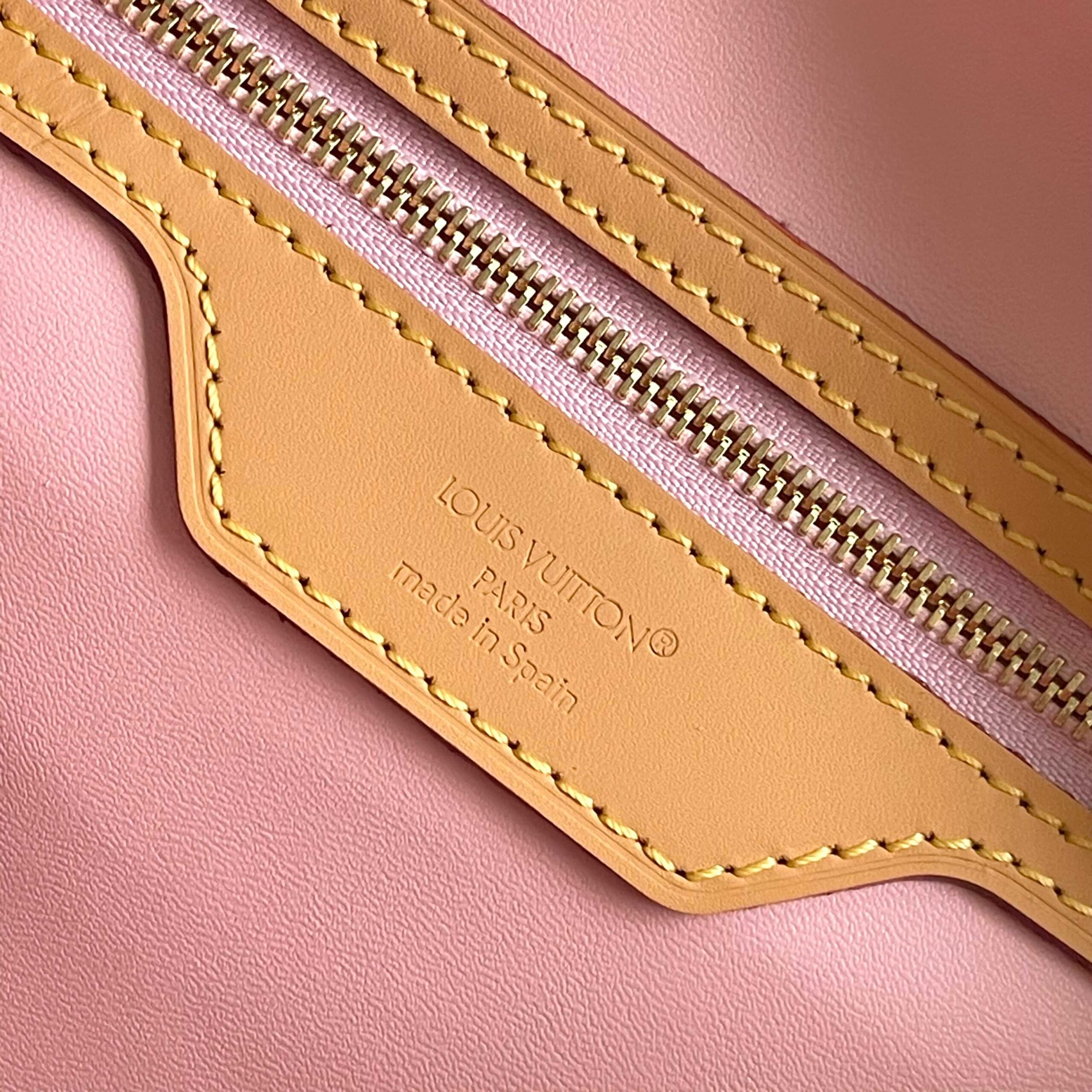 Louis Vuitton Speedy Soft 30 Handbag in Monogram Eclipse Canvas - Image 8