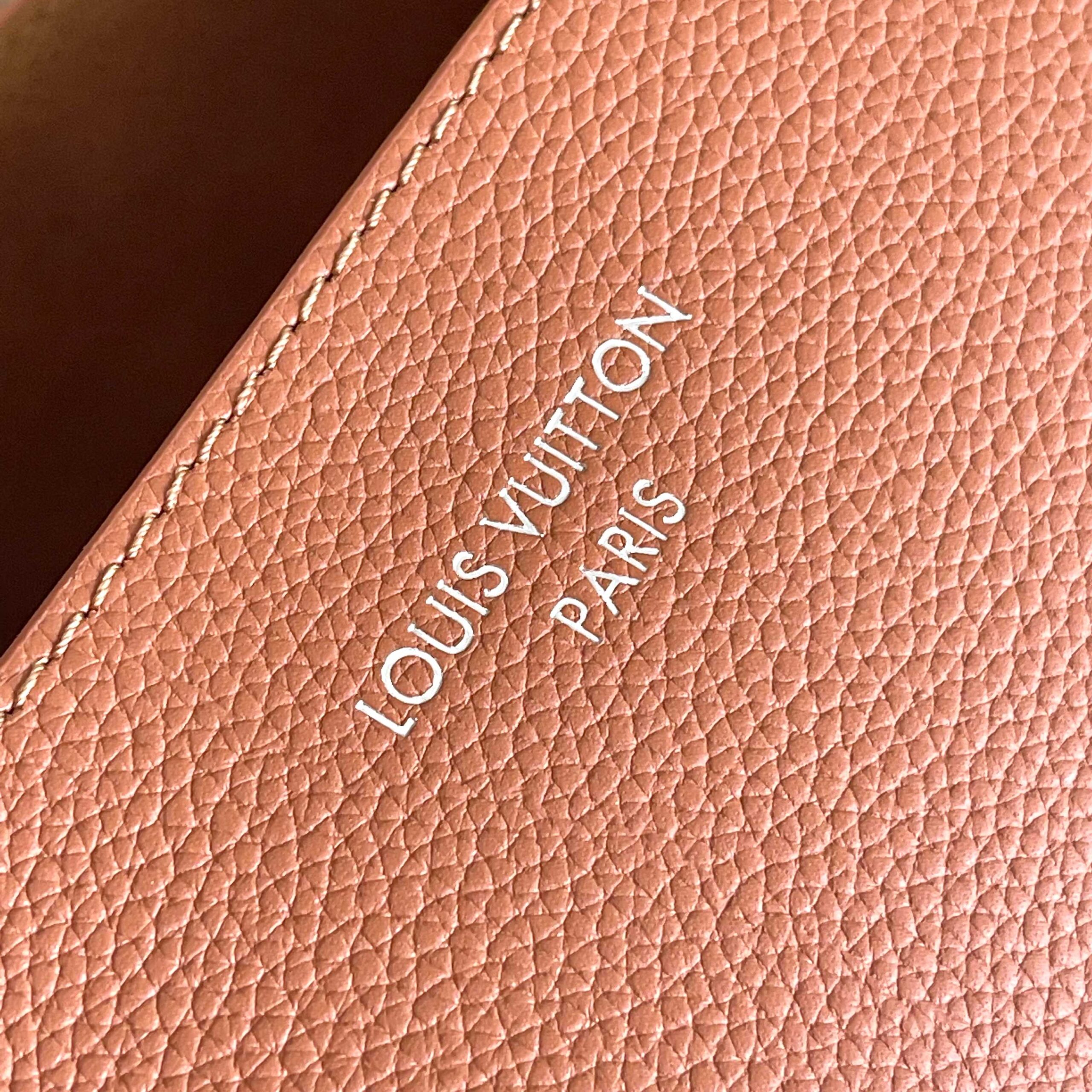 Louis Vuitton Verso Hobo Bag M26745 - Image 8