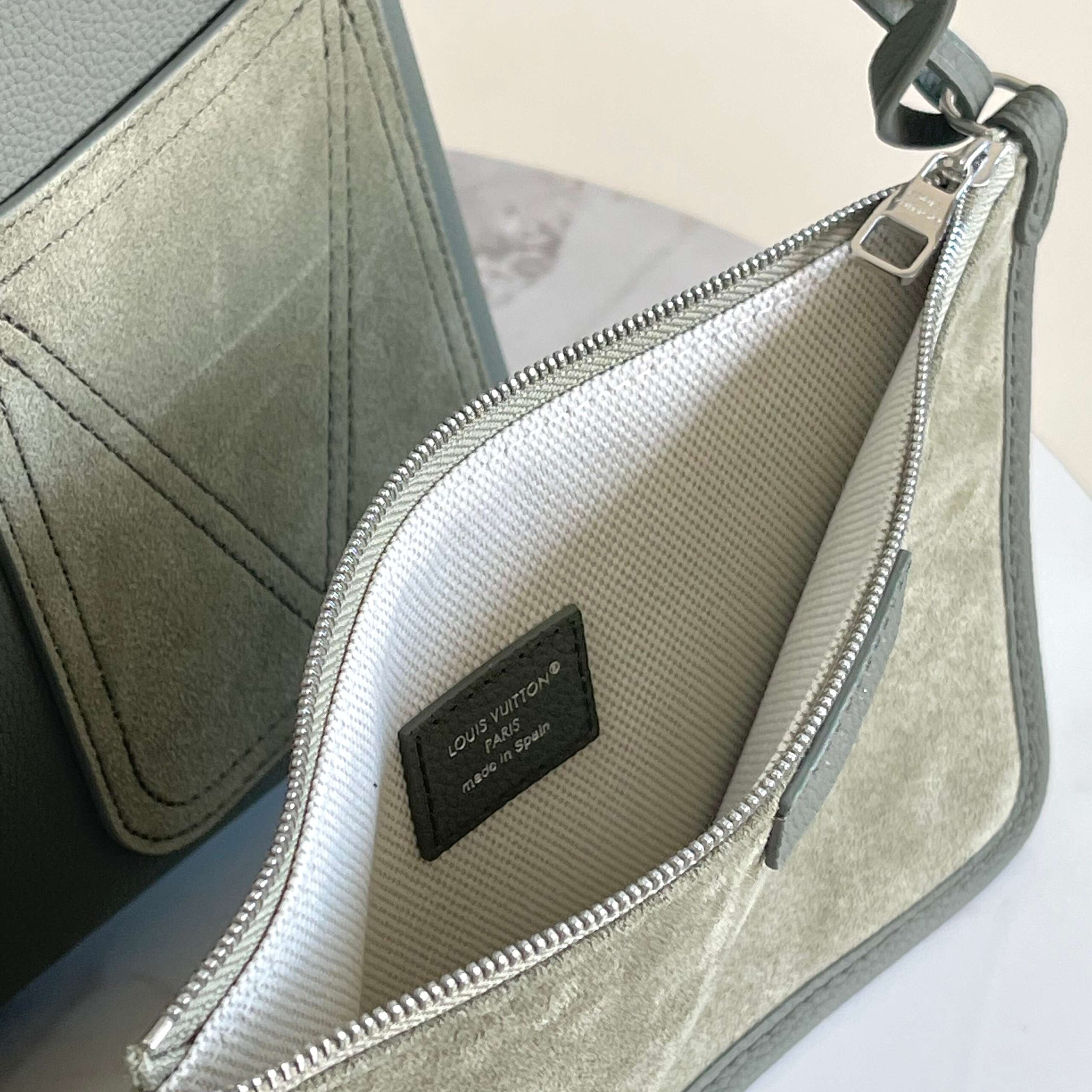 Louis Vuitton Verso Hobo Handbag M26747 Green - Image 8