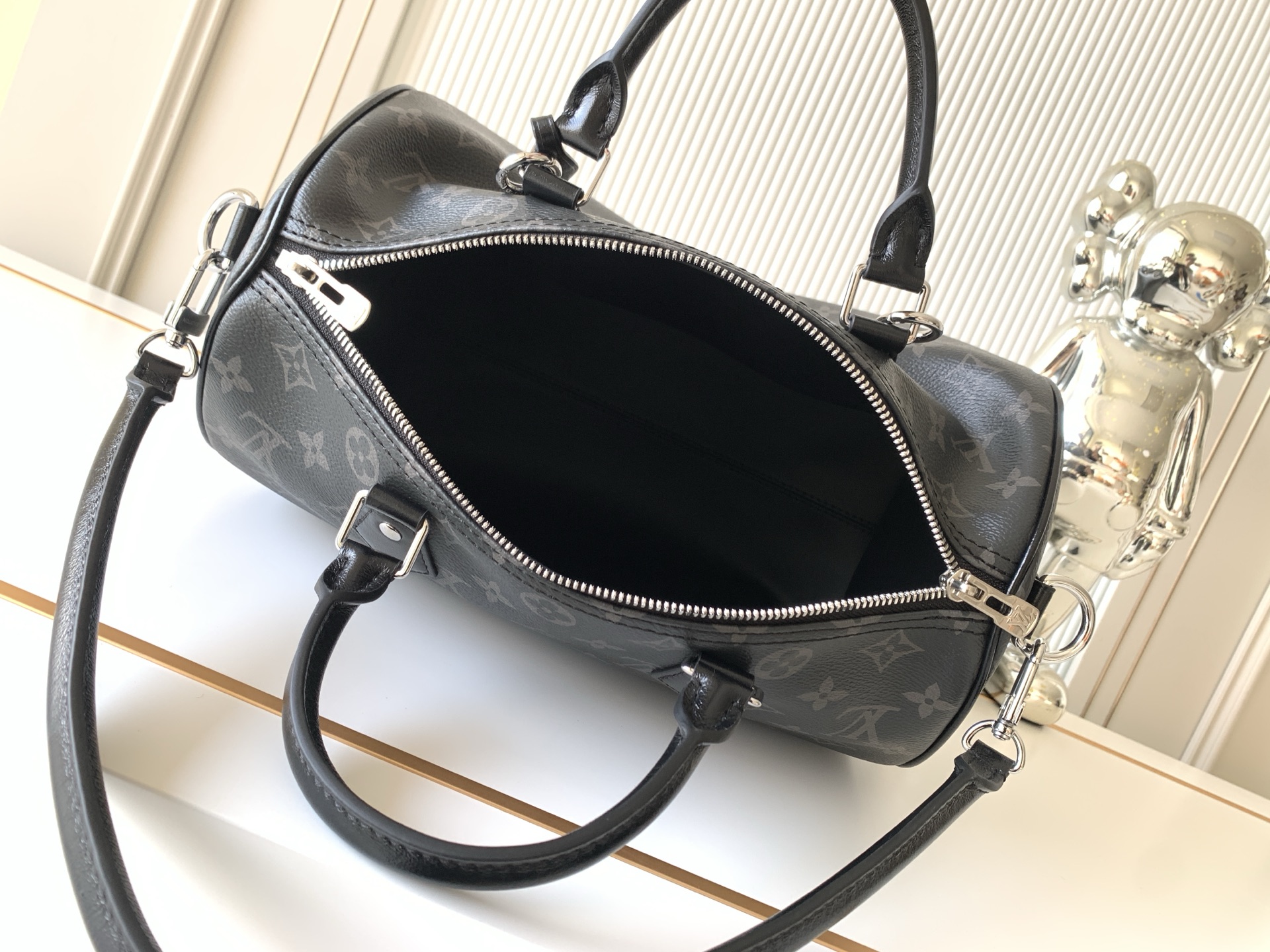 Louis Vuitton Speedy Soft 30 Handbag - Image 8