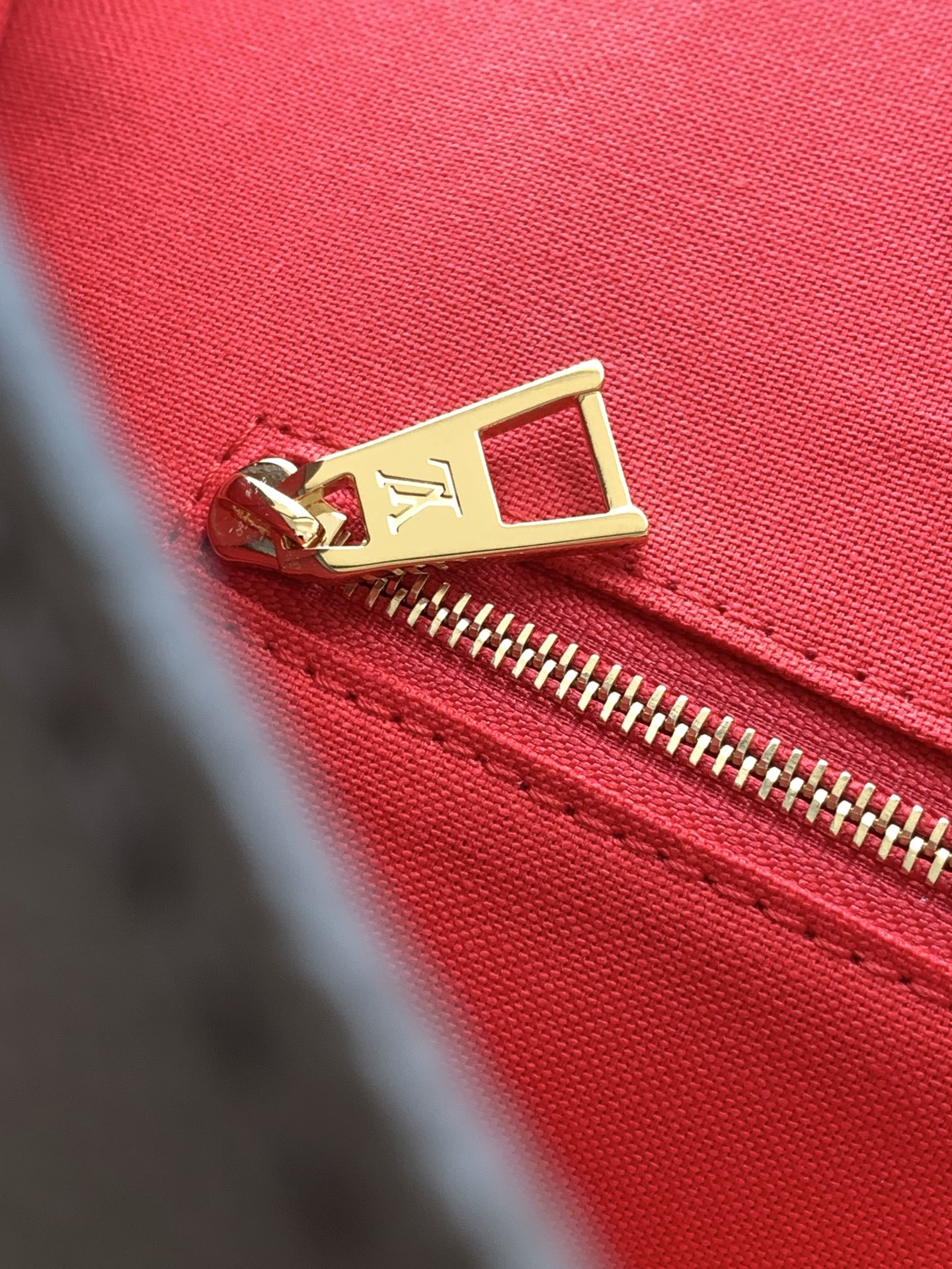 Louis Vuitton Onthego GM Monogram Giant Canvas Tote Bag - Image 8