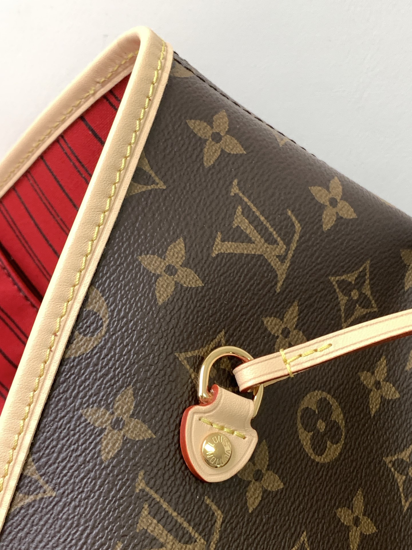 Louis Vuitton Neverfull Large Monogram Canvas Tote Bag with Detachable Zipper Pouch - Image 8
