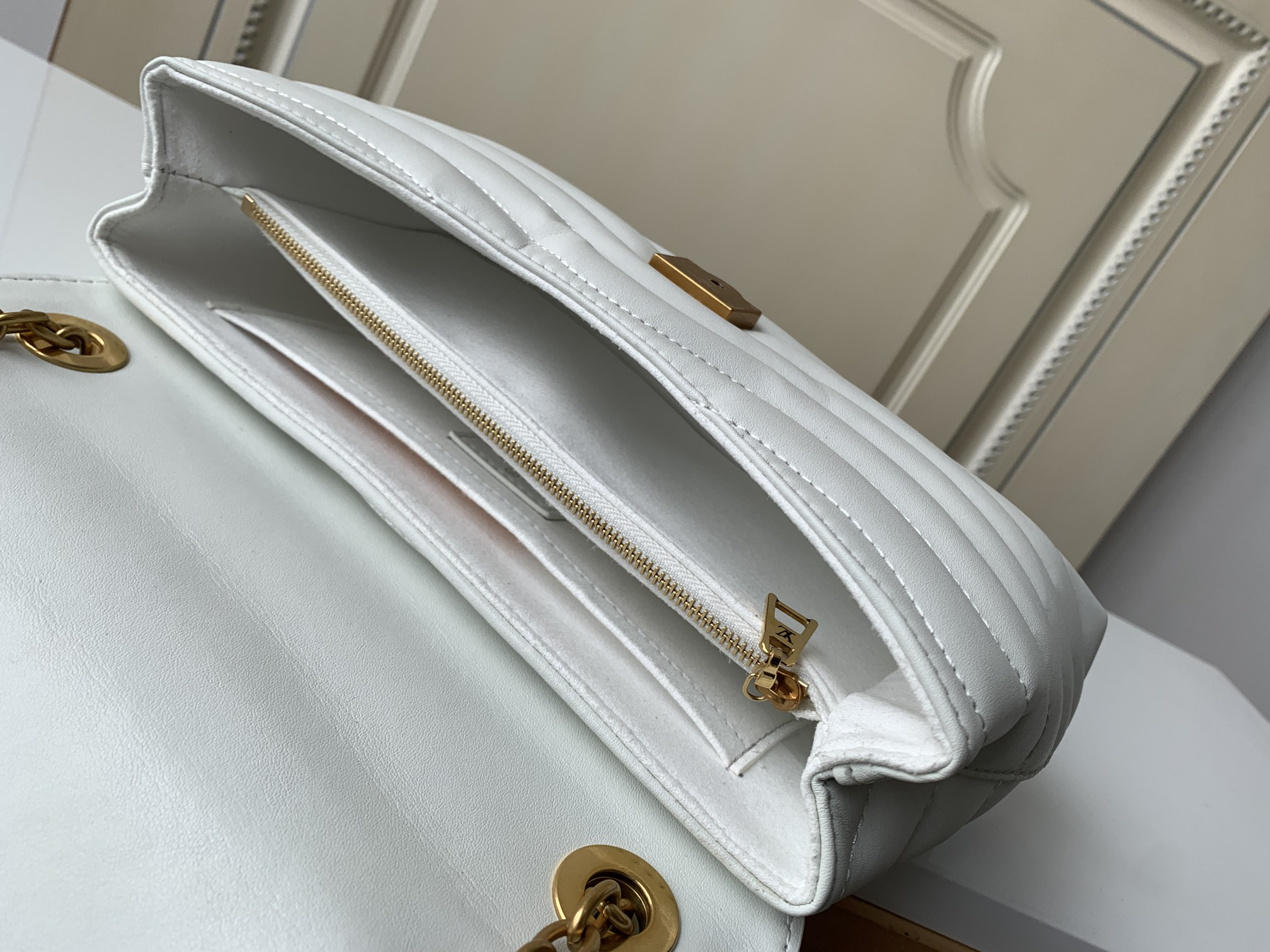Louis Vuitton New Wave Chain Shoulder Bag M58549 White - Image 8