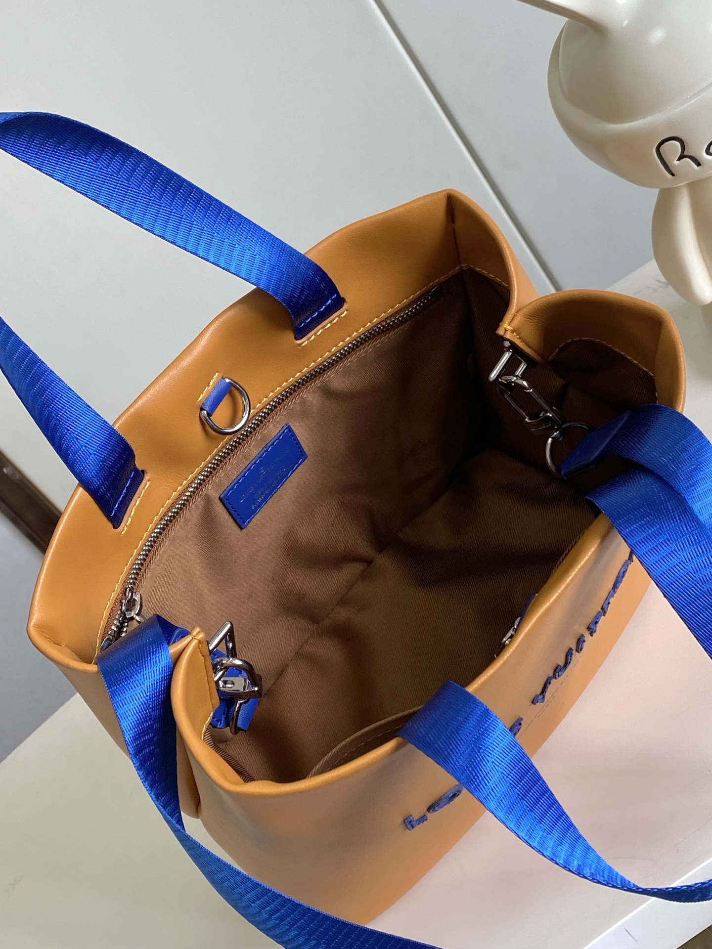 Louis Vuitton Medium Leather Handbag - Image 8