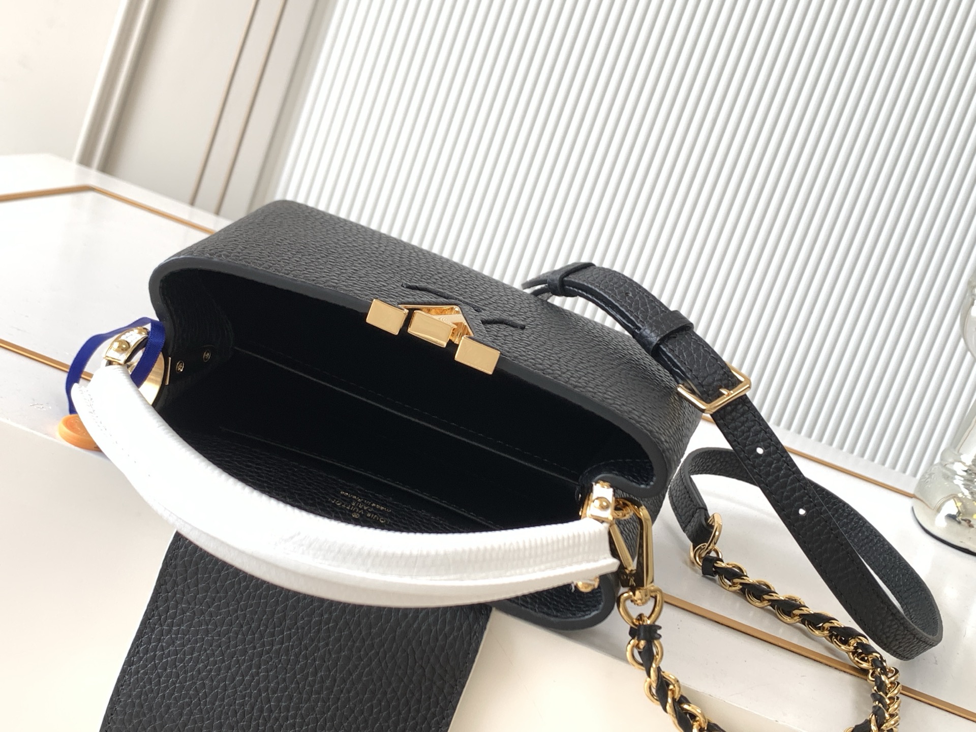 Louis Vuitton Capucines Mini Handbag N85829 - Black with Gold Hardware - Image 8