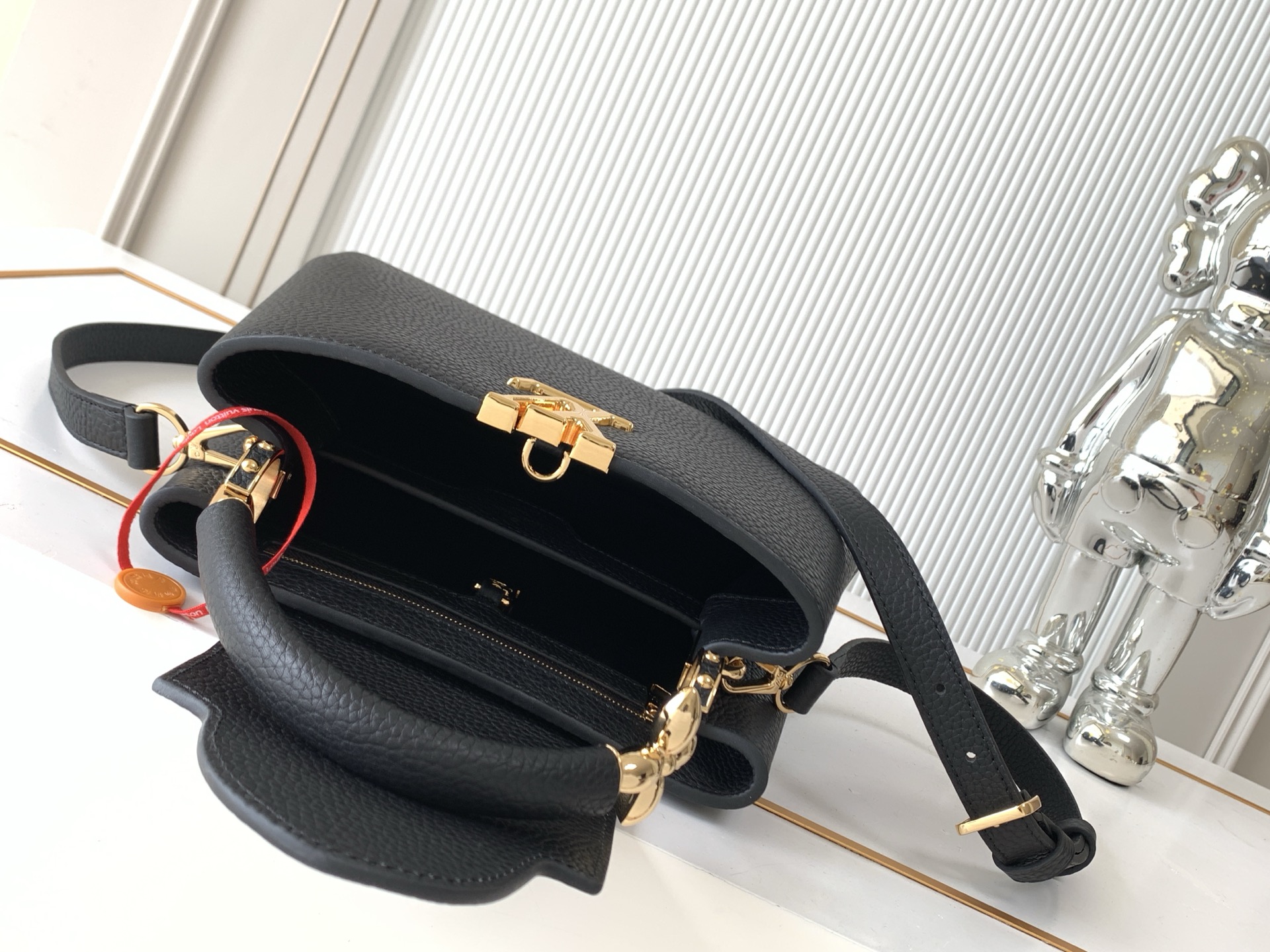 Louis Vuitton Capucines BB Handbag in Black Taurillon Leather - Image 8