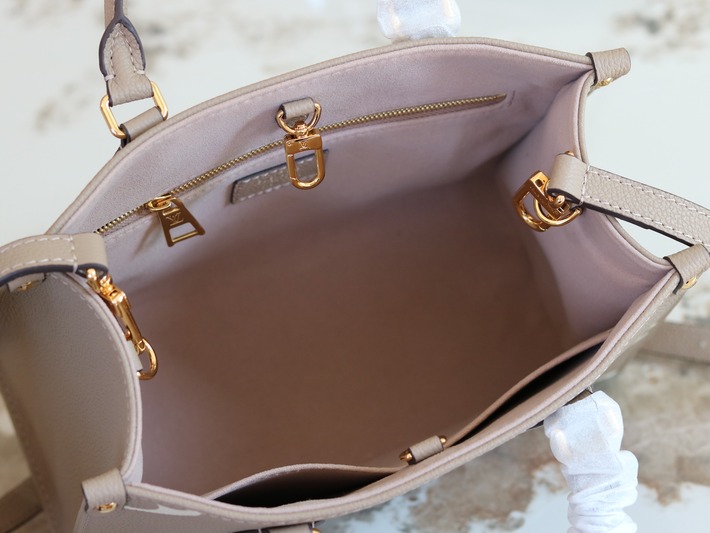 Louis Vuitton Onthego Mini Tote Bag in Monogram Empreinte Leather M45779 - Image 8