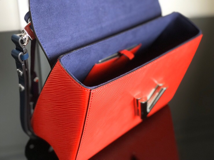 Louis Vuitton Twist Medium Crossbody Bag in Red Epi Leather - Image 8