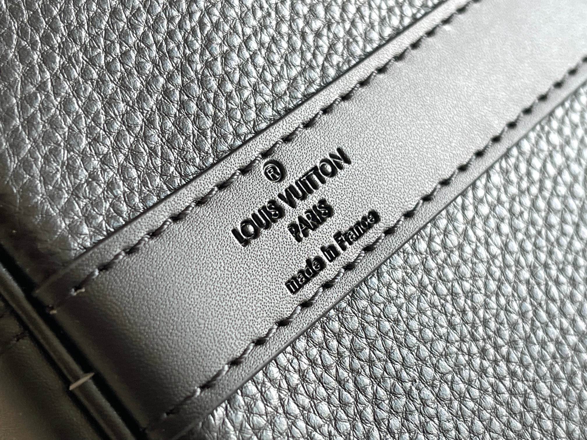 Louis Vuitton Keepall Bandoulière 50 Travel Bag - Image 8