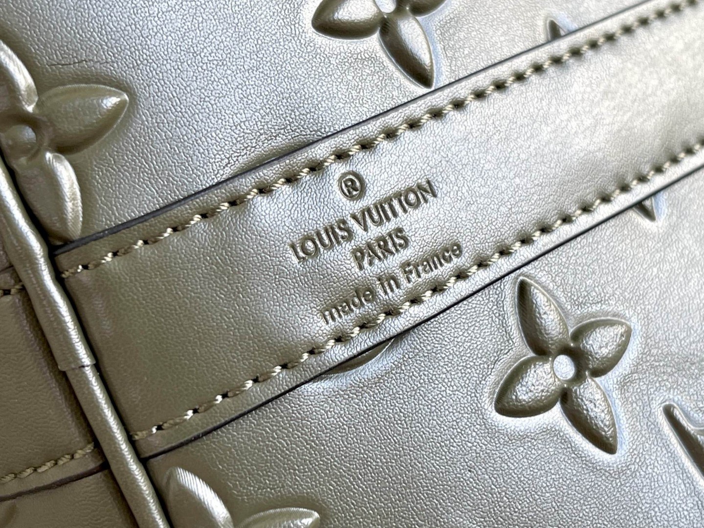 Louis Vuitton Keepall Bandoulière Travel Bag - Image 8