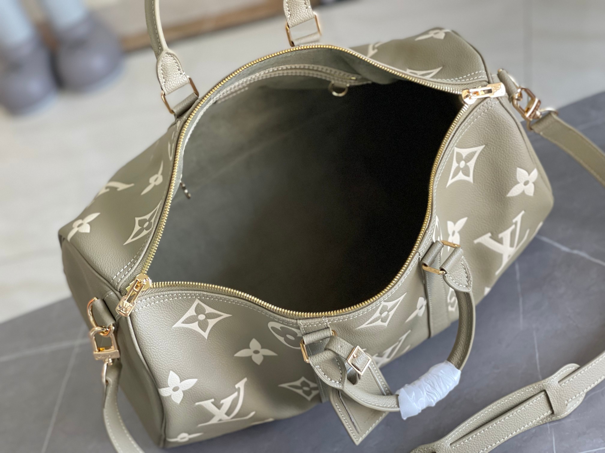 Louis Vuitton Keepall 45 Travel Bag - Image 8