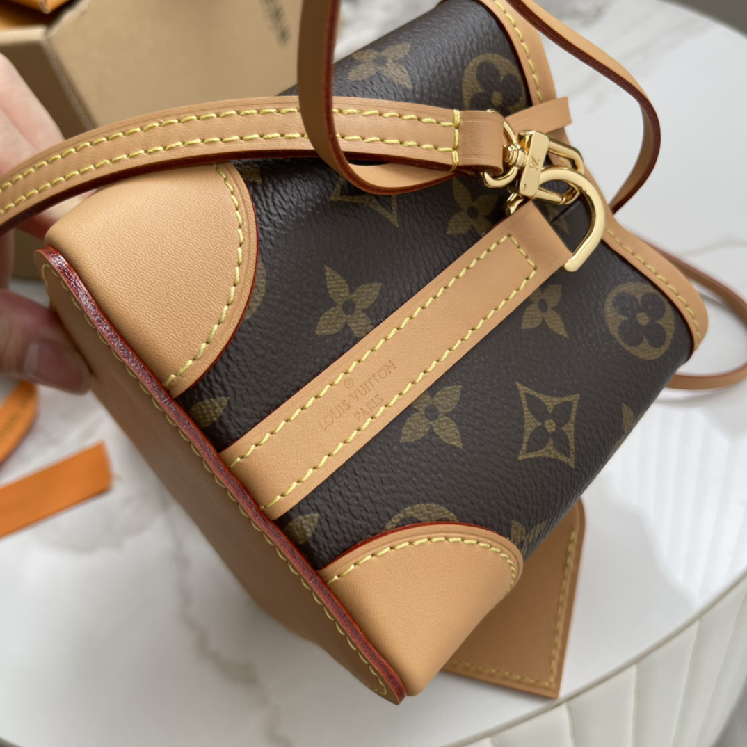 Louis Vuitton Noé Leather Bucket Bag - Image 8