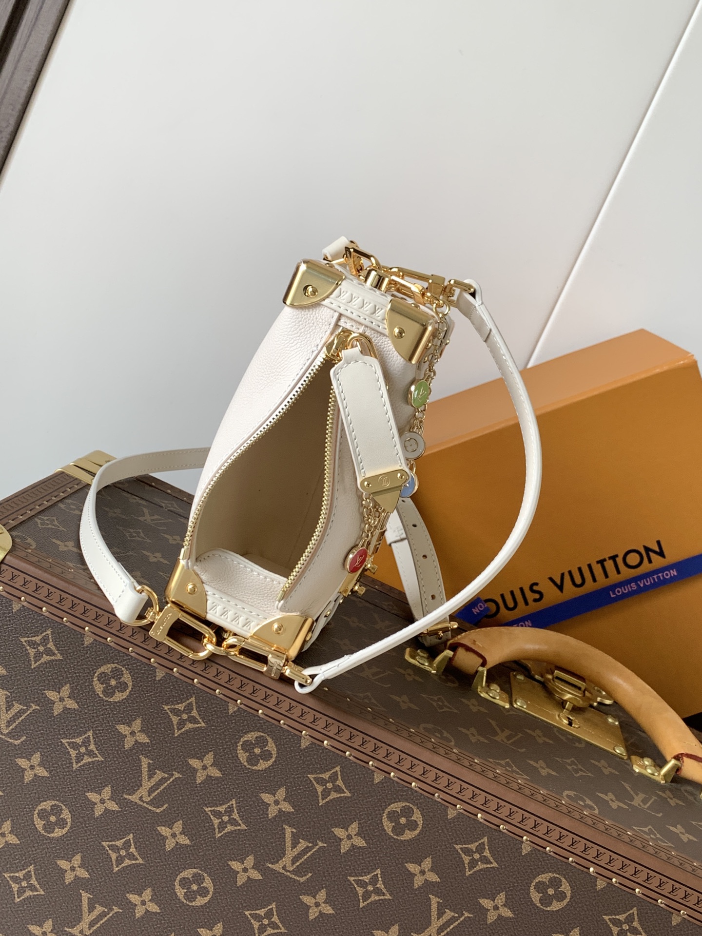 Louis Vuitton Side Trunk Medium Handbag M27438 - Image 8