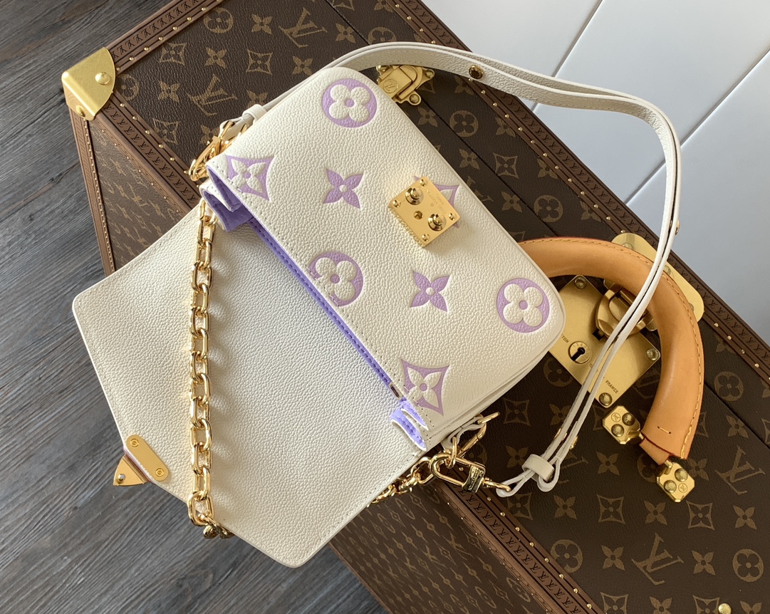 Louis Vuitton Pochette Métis East West Shoulder Bag - Image 8