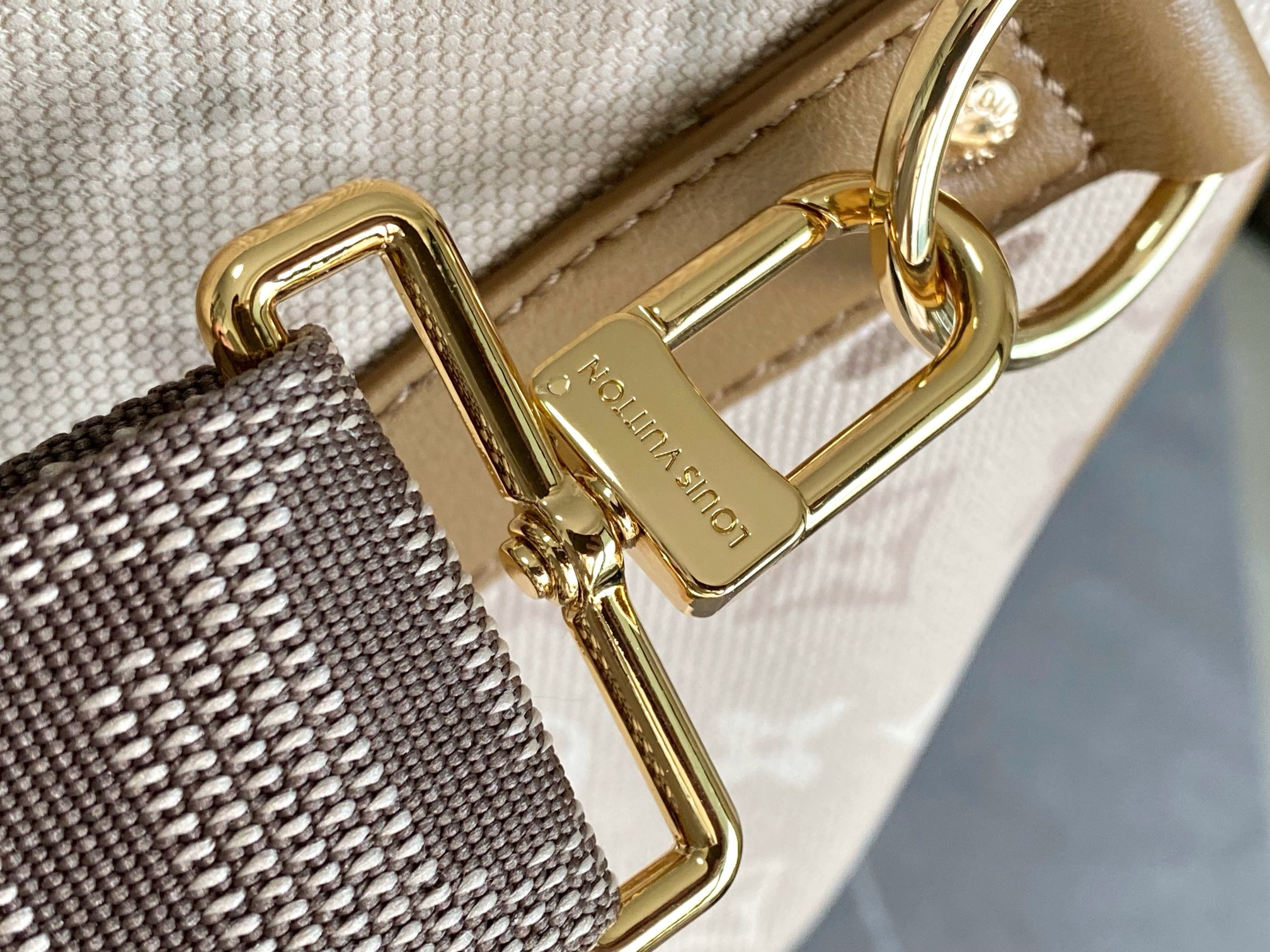 Louis Vuitton Keepall Bandoulière 50 Travel Bag M29159 - Image 8