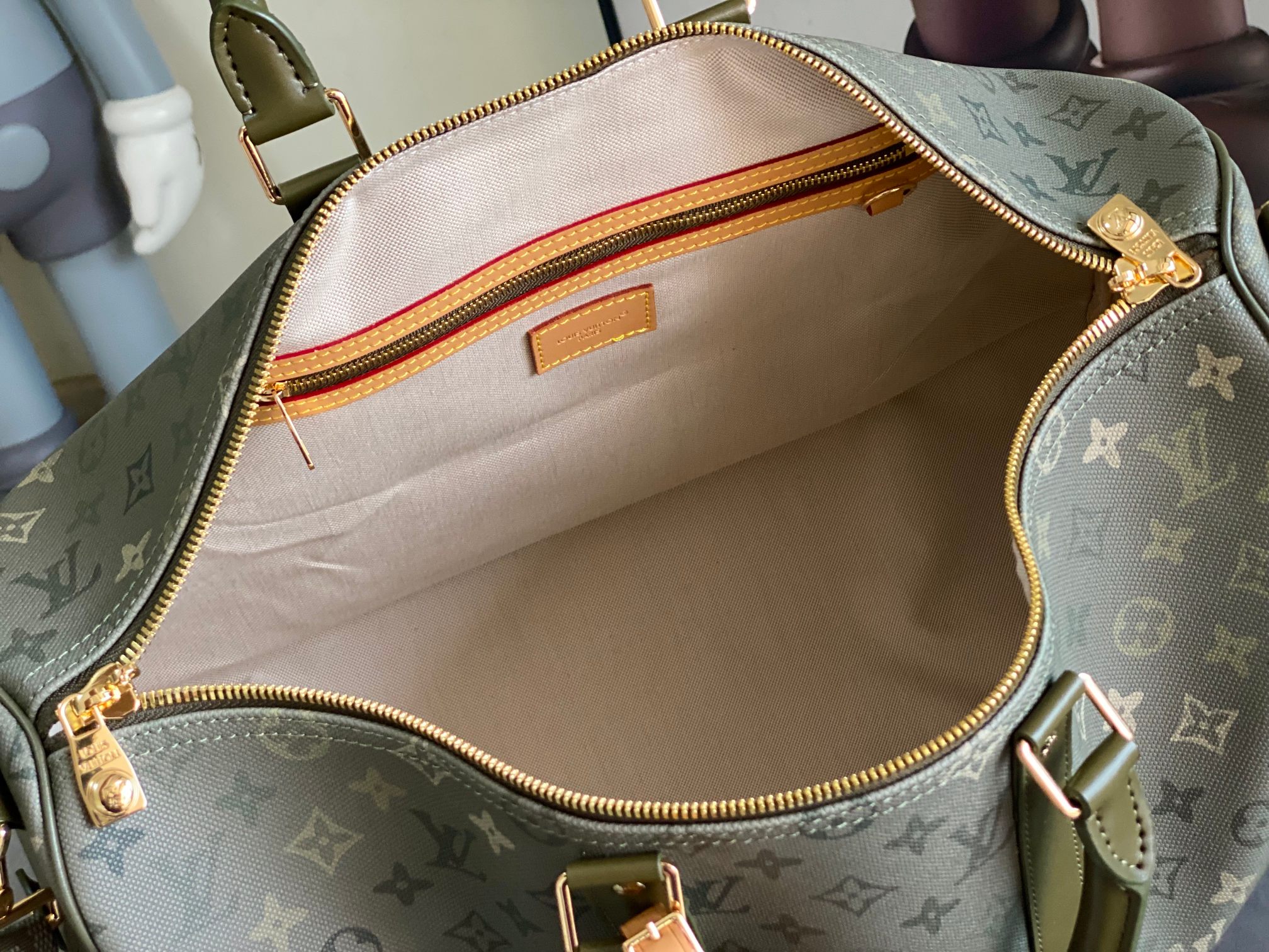 Louis Vuitton Keepall Bandoulière 45 Travel Bag - Image 8