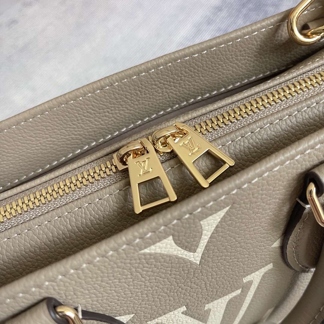 Louis Vuitton OnTheGo Small Handbag in Giant Monogram Leather - Image 8