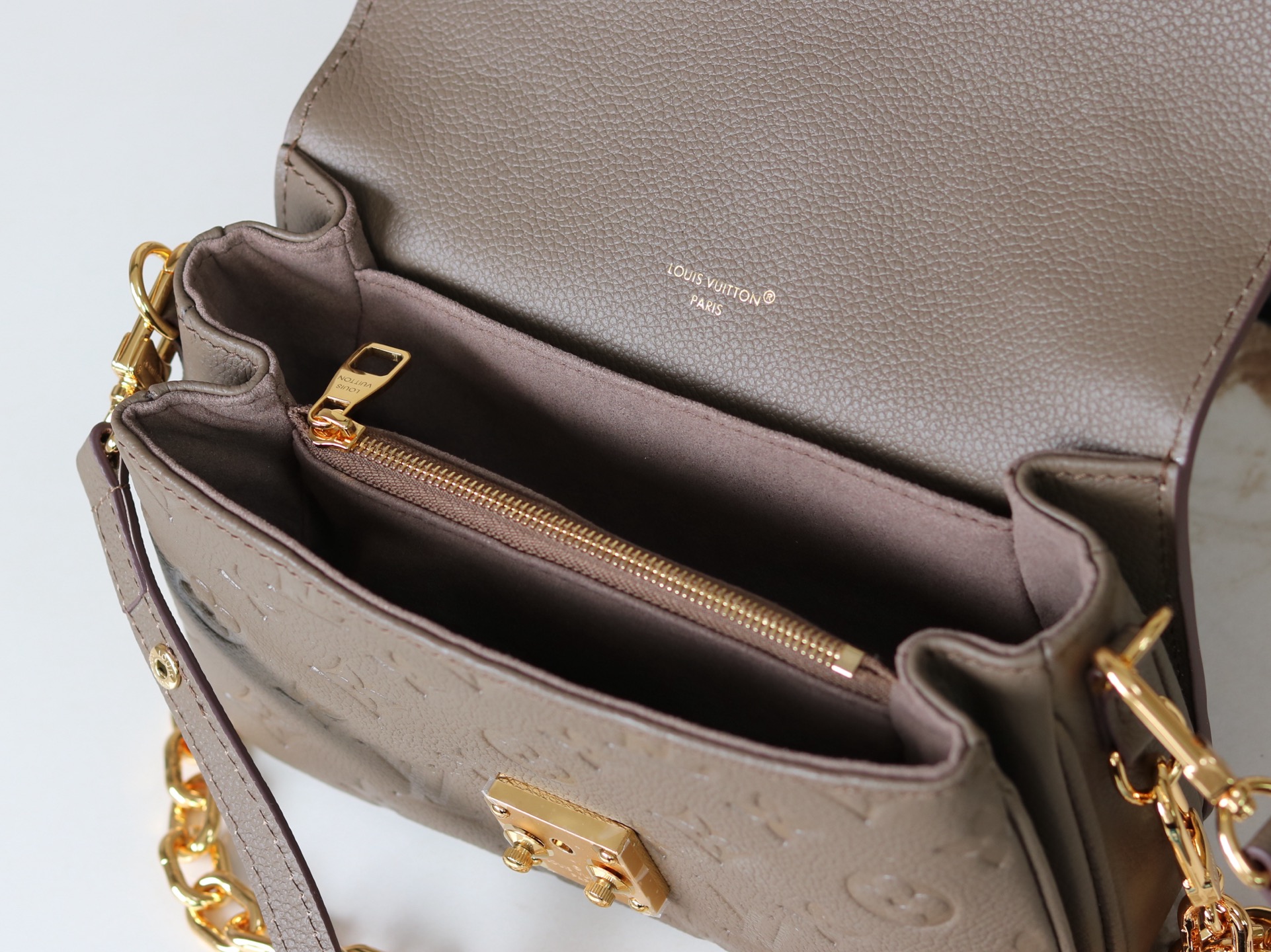Louis Vuitton Pochette Métis East West Handbag in Smoke Monogram Empreinte Leather - Image 8