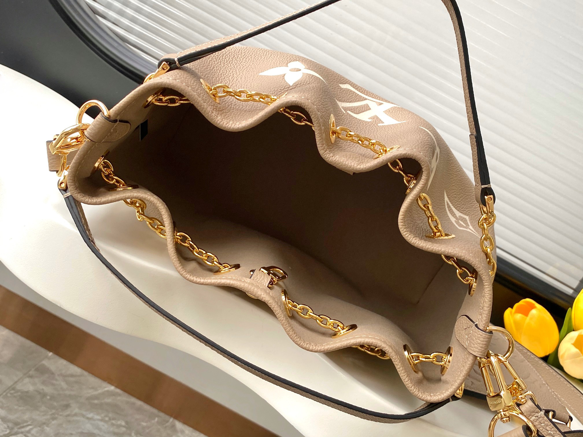 Louis Vuitton Monogram Empreinte Leather Handbag M47209 - Image 8