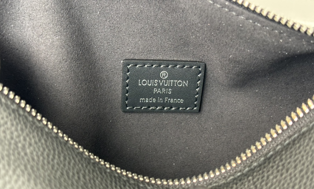 Louis Vuitton Side Trunk Medium Leather Crossbody Bag in Black - Image 8