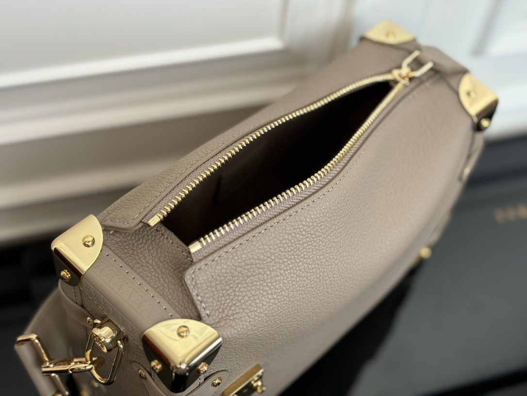 Louis Vuitton Side Trunk MM Handbag in Gray - Image 8