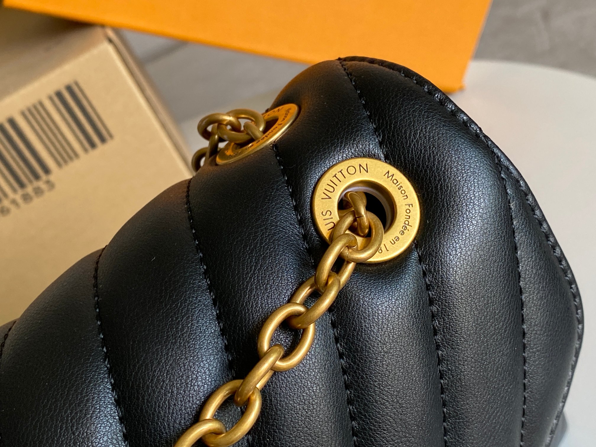 Louis Vuitton LV New Wave Chain Shoulder Bag - Image 8
