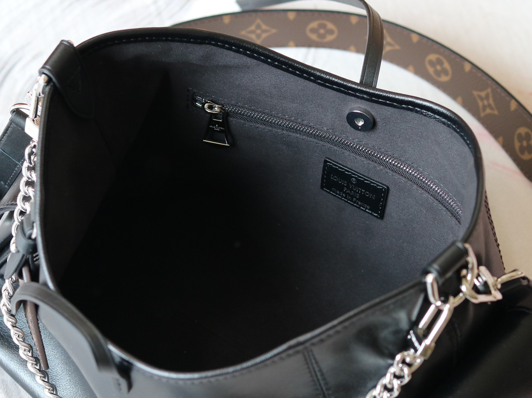 Louis Vuitton CarryAll Cargo Small Handbag - Image 8