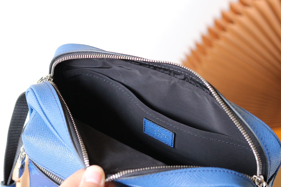 Louis Vuitton Outdoor Messenger Bag M30233/M30242 - Image 8